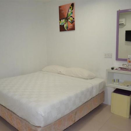 Lavender Hotel Teluk Intan Exterior foto