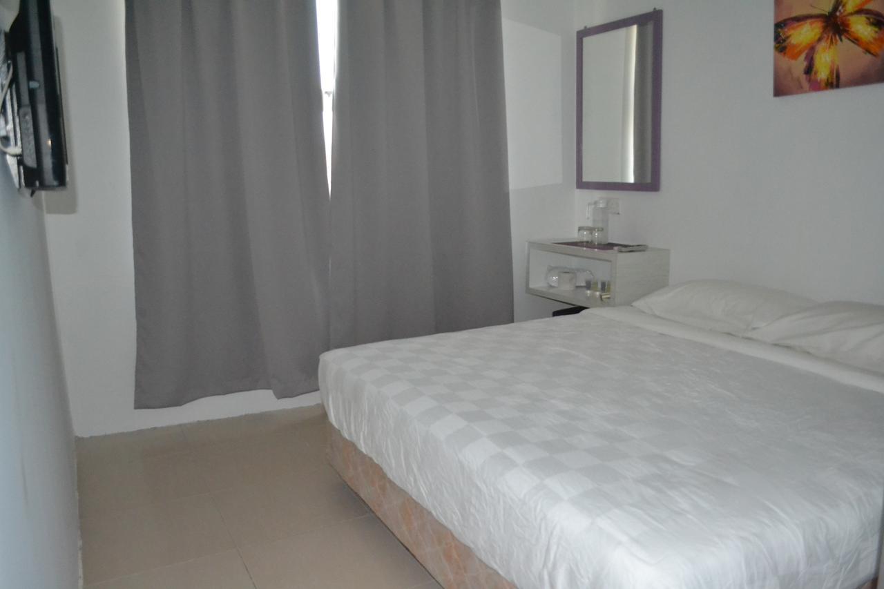 Lavender Hotel Teluk Intan Exterior foto