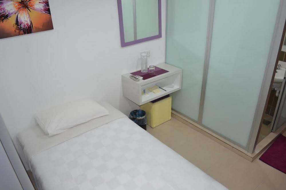 Lavender Hotel Teluk Intan Exterior foto